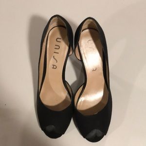 Unisa Black open pumps